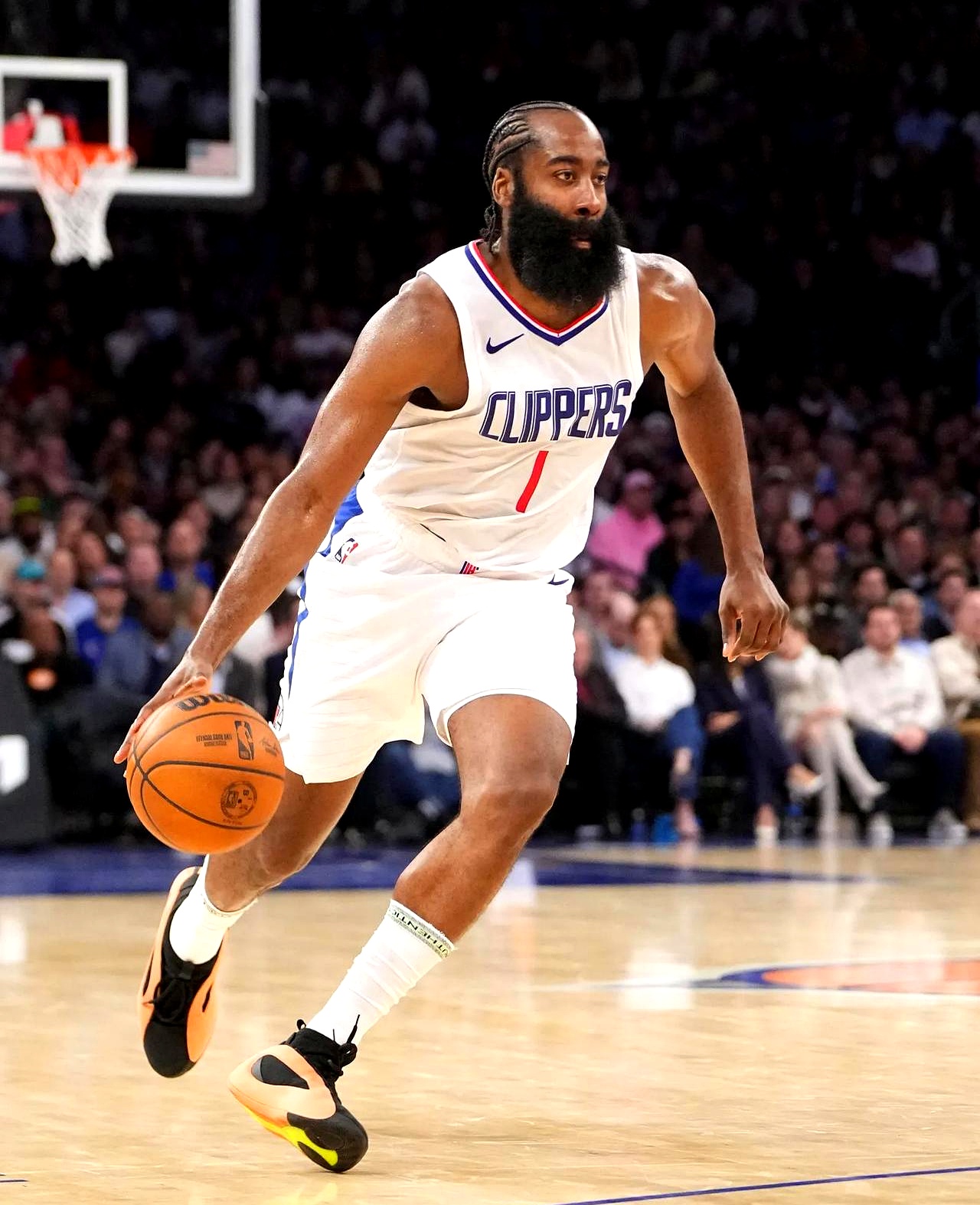 哈登迎来五赛季出色发挥，DWG观众热烈欢呼！(drawandwriteabouthim)